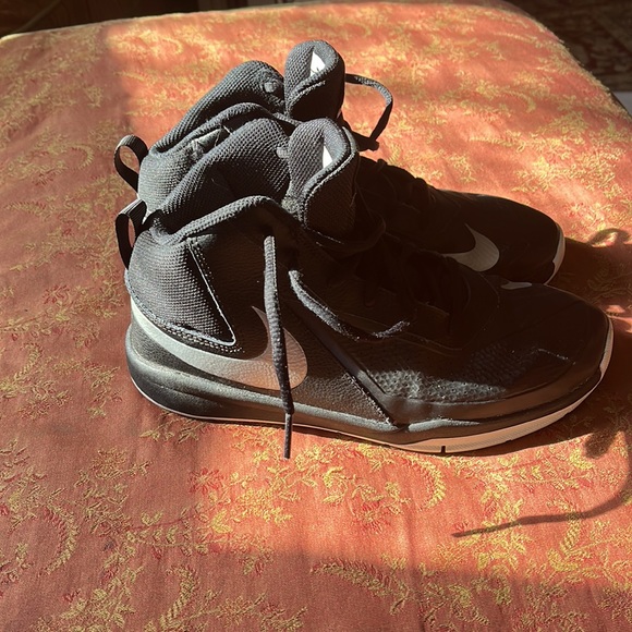 Nike team hustle D7 used high top black sneakers - Picture 5 of 9